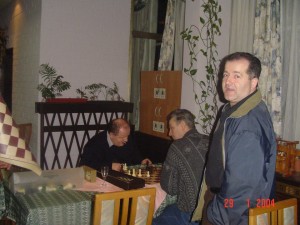 546121_436102106404809_2129772822_n